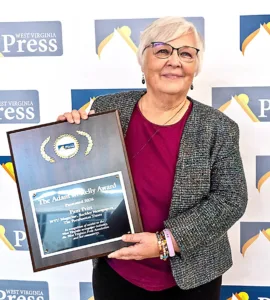Pam Pritt honored as WVPA premier journalist
